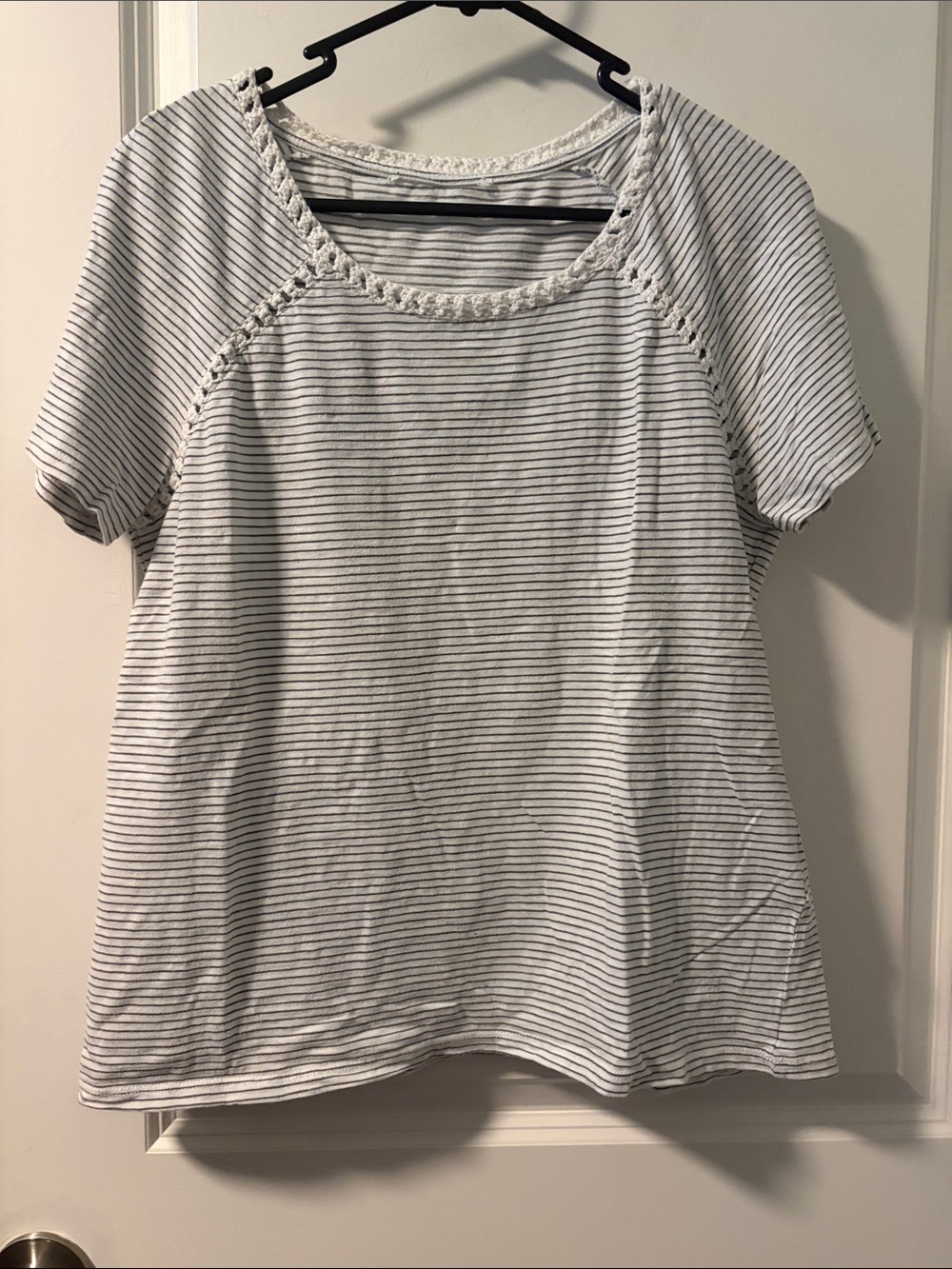 ☀️ Women’s Short Sleeve Scoop Neck Tee in White with Black Stripe
